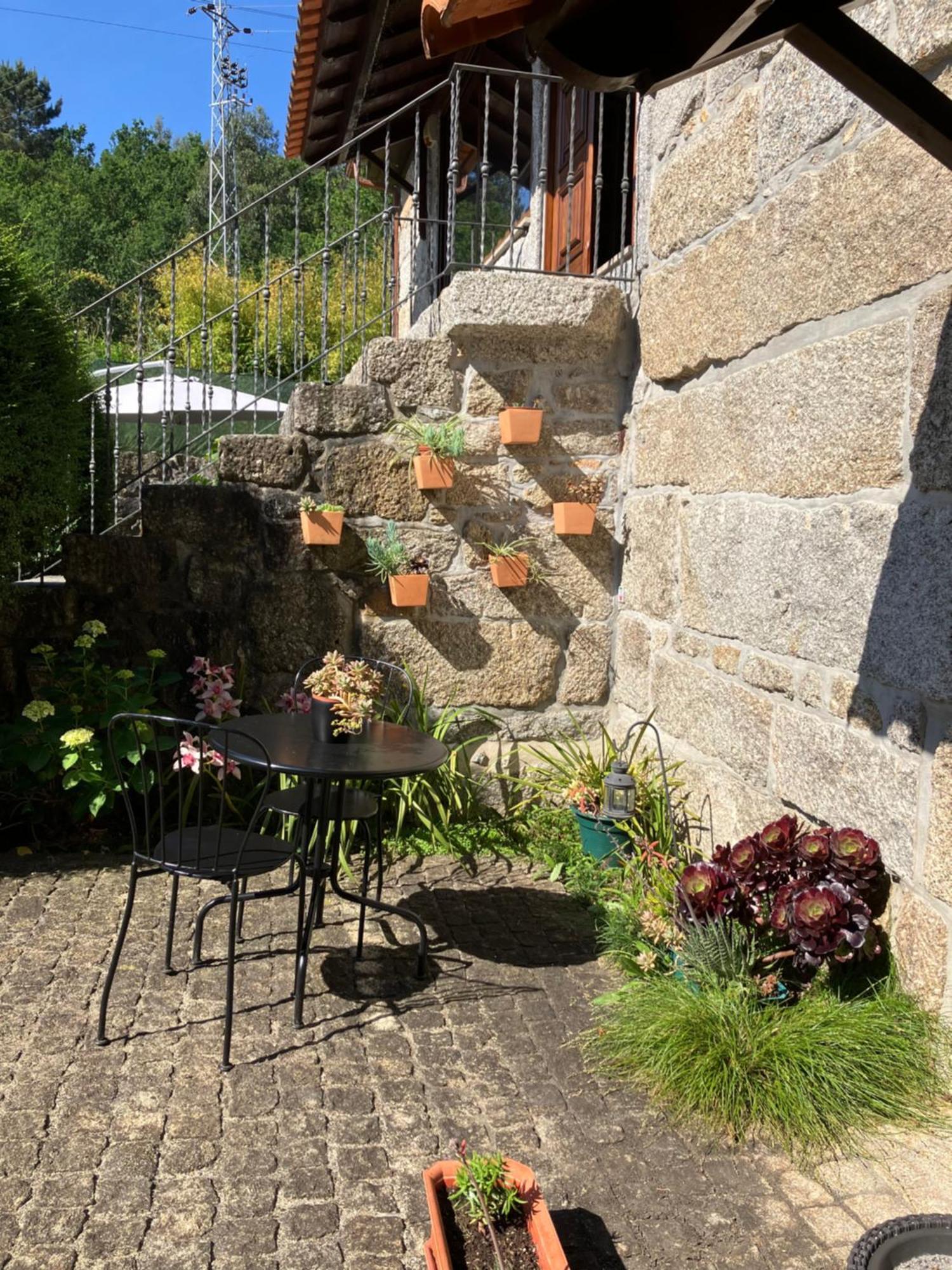 Bergui Guesthouse - Em Guimaraes Desde 2017 Bagian luar foto
