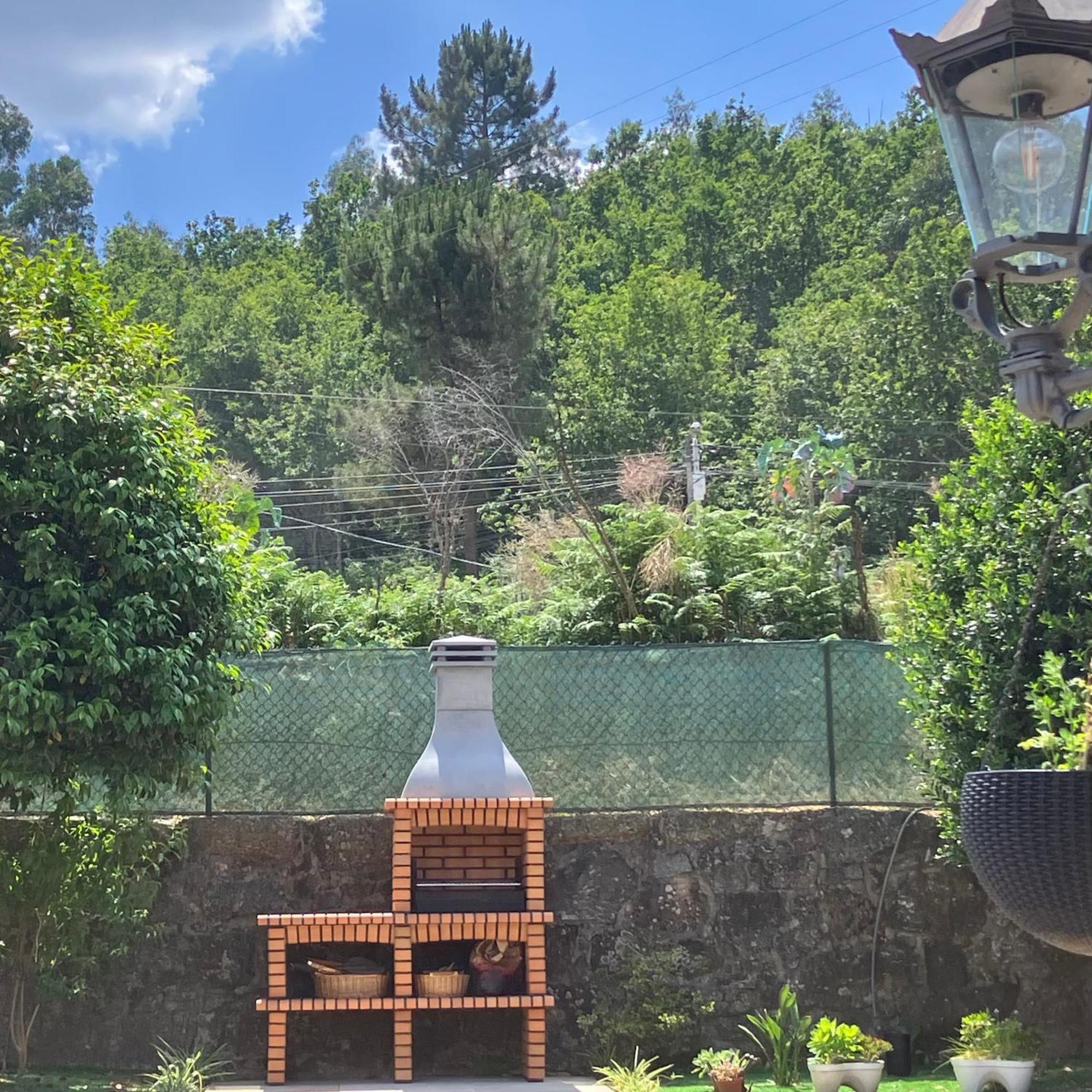 Bergui Guesthouse - Em Guimaraes Desde 2017 Bagian luar foto