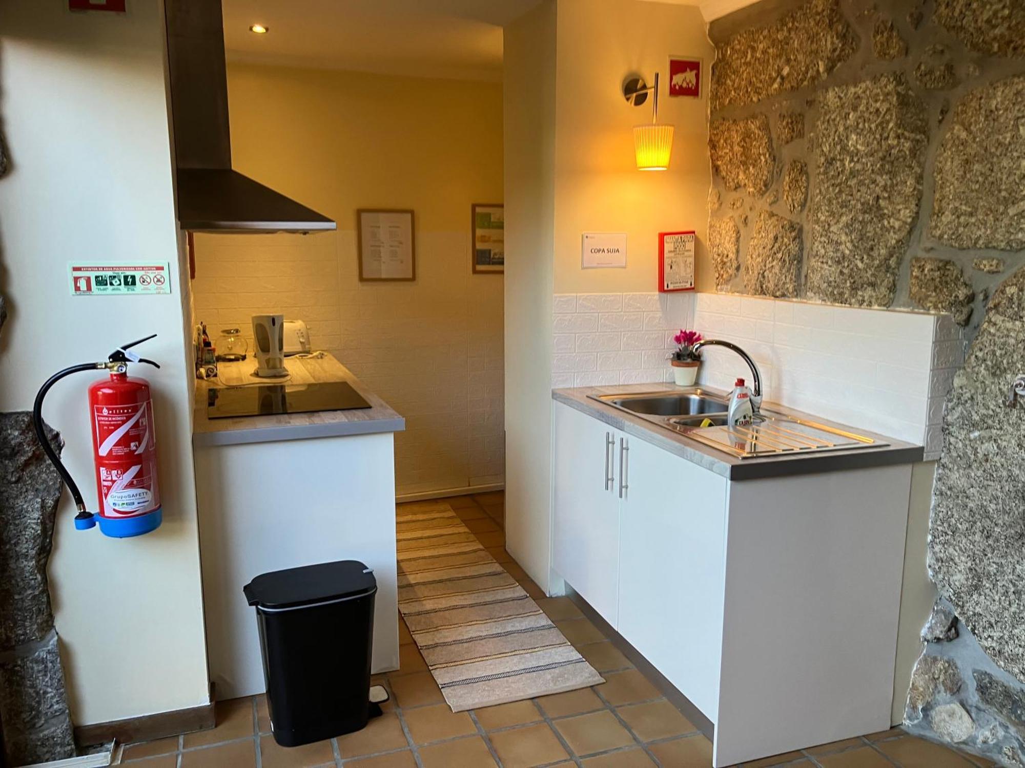 Bergui Guesthouse - Em Guimaraes Desde 2017 Bagian luar foto