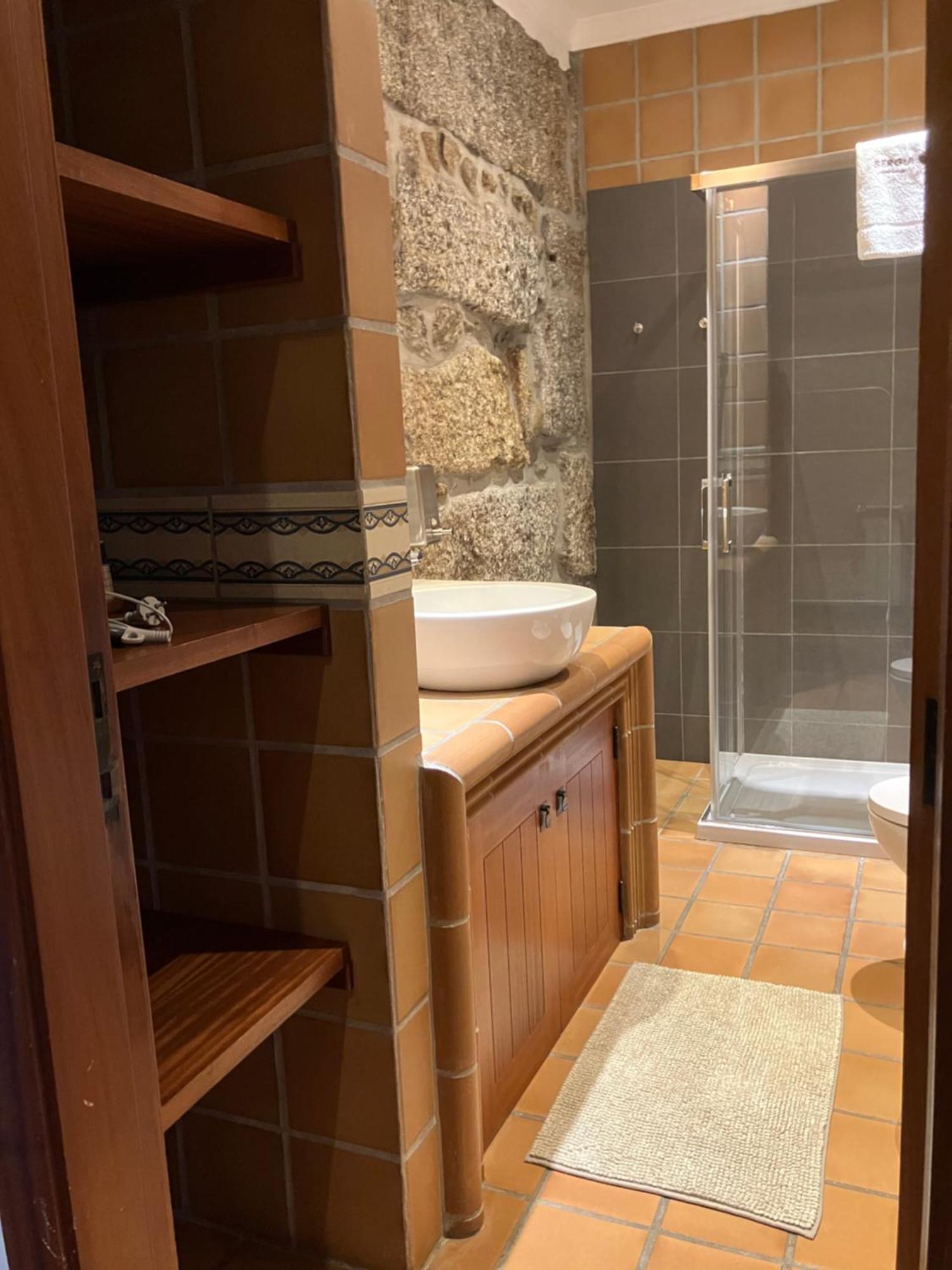 Bergui Guesthouse - Em Guimaraes Desde 2017 Bagian luar foto