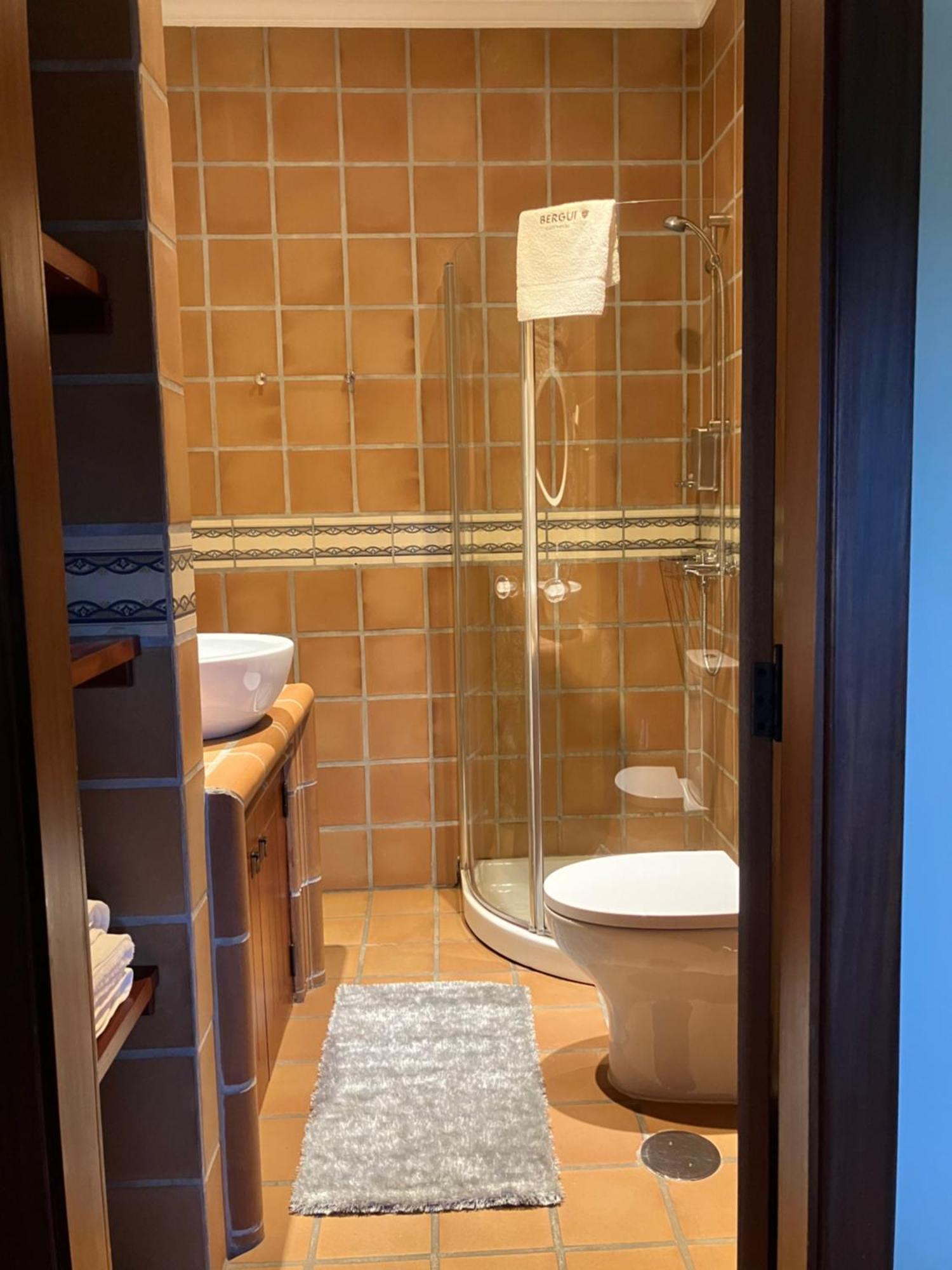 Bergui Guesthouse - Em Guimaraes Desde 2017 Bagian luar foto