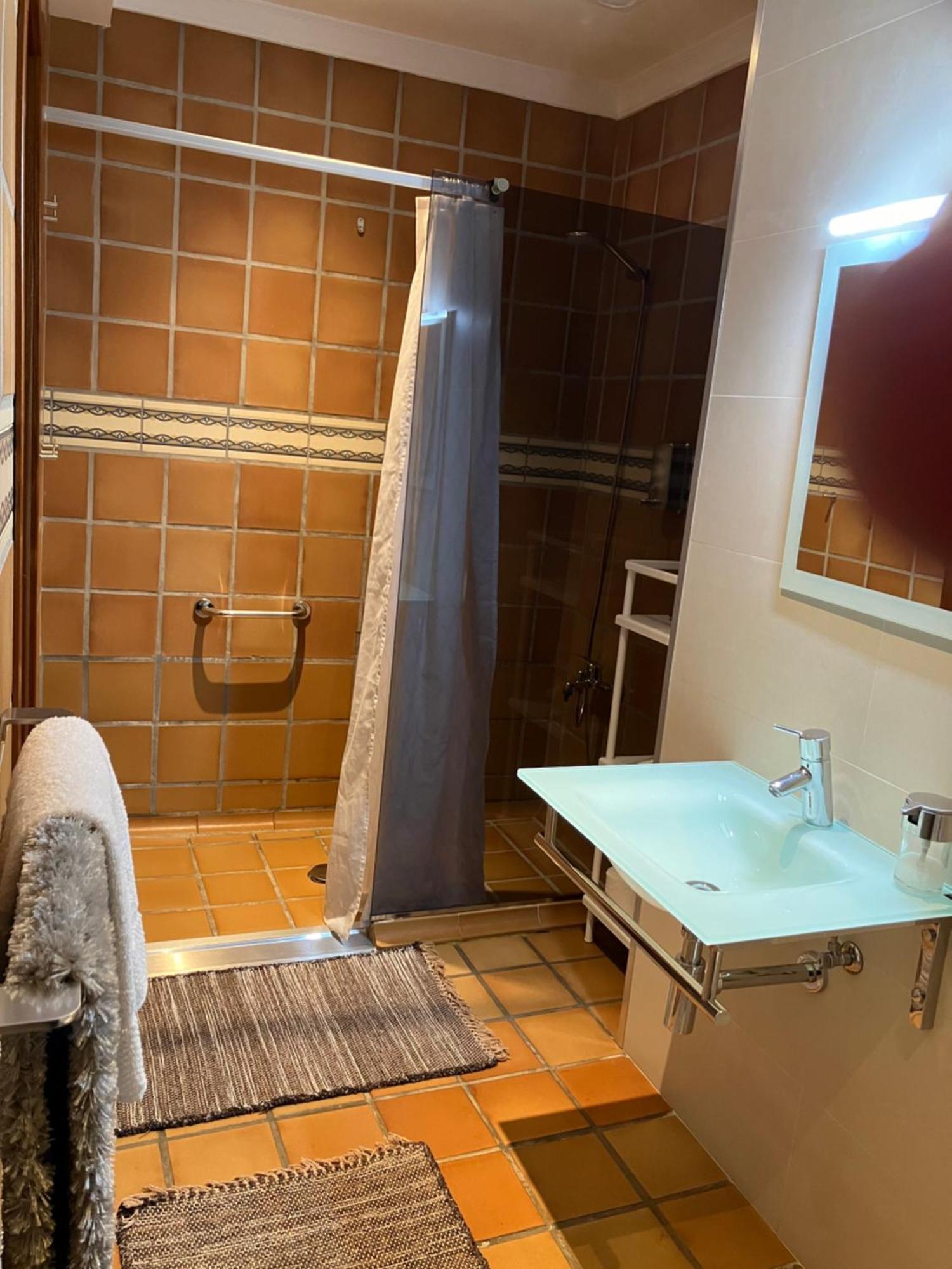 Bergui Guesthouse - Em Guimaraes Desde 2017 Bagian luar foto